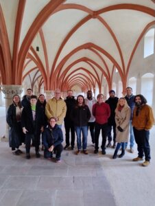 Gruppenbild mit den Teilnehmern zur Exkursion nach Kloster Eberbach